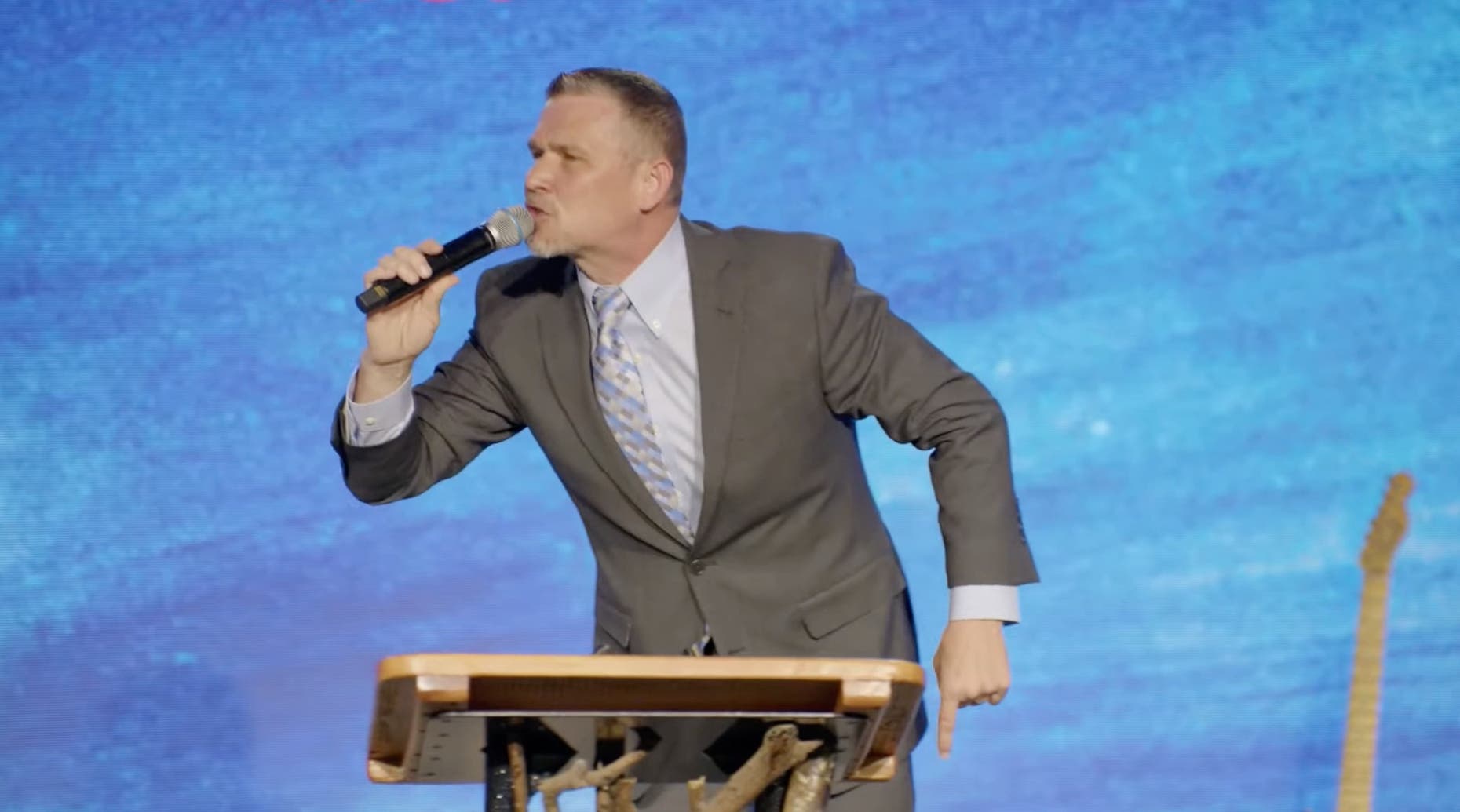 Evangelical pastor Greg Locke DENOUNCES the IRS in selfdefeating snit