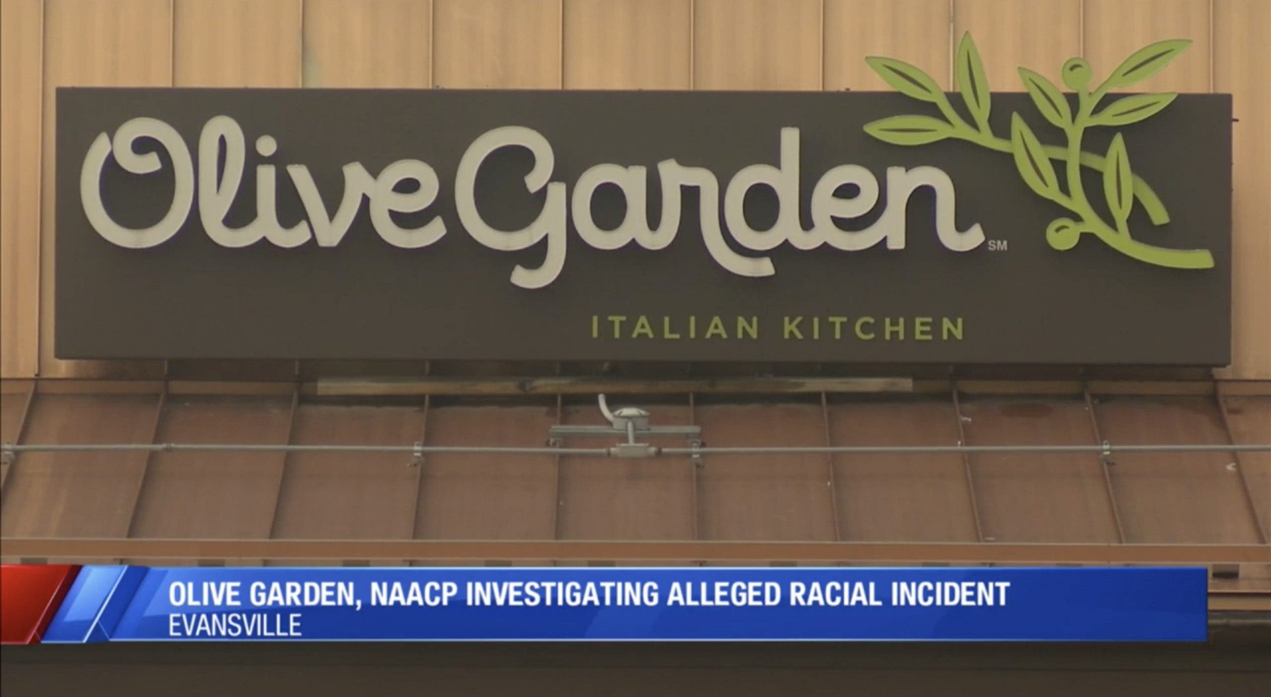 Olive Garden Customer Throws Screaming Racist Tantrum And Demands